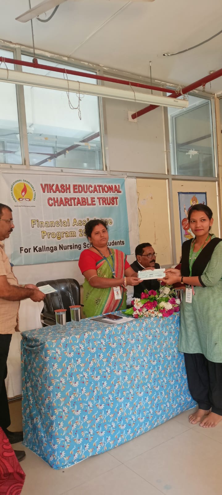 VIKASH SCHOLARSHIP CHEQUE DISTRIBUTION BY VICE PRINCIPAL MAM VIKASH SCHOLARSHIP CHEQUE DISTRIBUTION BY VICE PRINCIPAL MAM