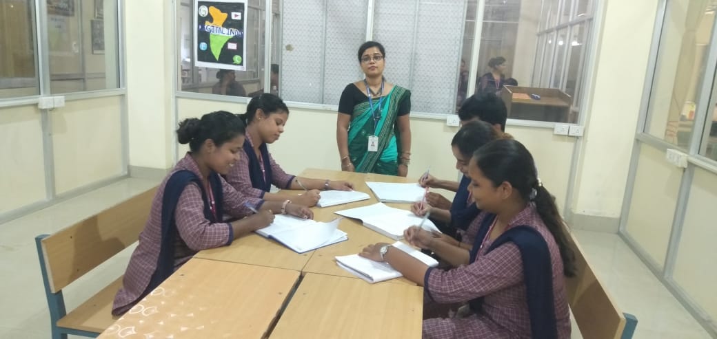 GROUP DISCUSSION SESSION CONDUCTED AMONG STUDENTS GROUP DISCUSSION SESSION CONDUCTED AMONG STUDENTS