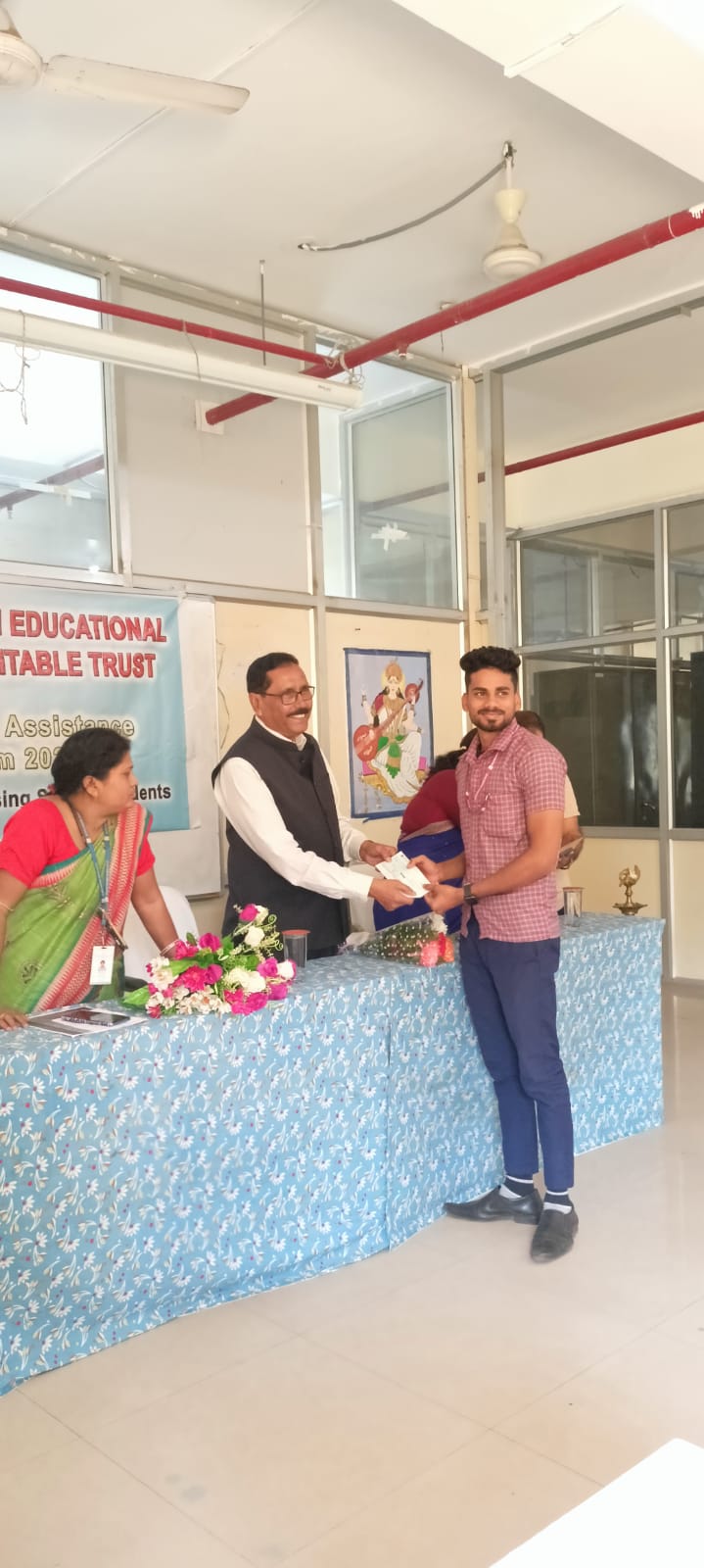 VIKASH SCHOLARSHIP CHEQUE DISTRIBUTION BY PATTNAIK SIR VIKASH SCHOLARSHIP CHEQUE DISTRIBUTION BY PATTNAIK SIR